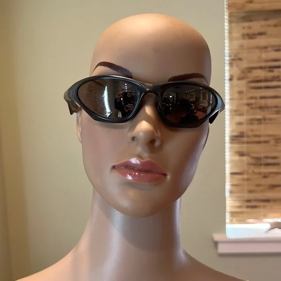 OAKLEY Scar モデル 330px-Oakley_Scar.jpg